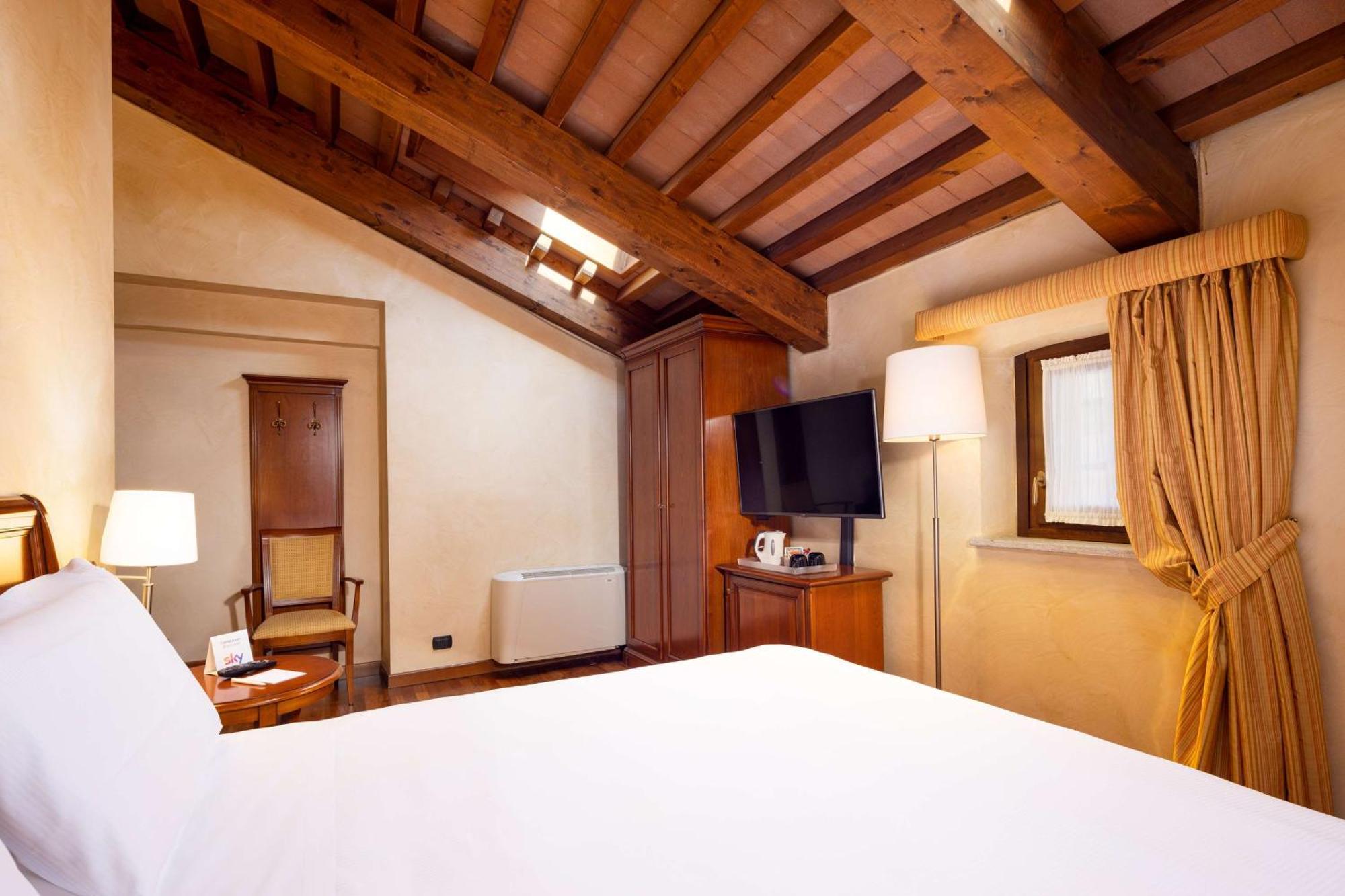 Best Western Plus Hotel Le Rondini San Francesco al Campo Ngoại thất bức ảnh