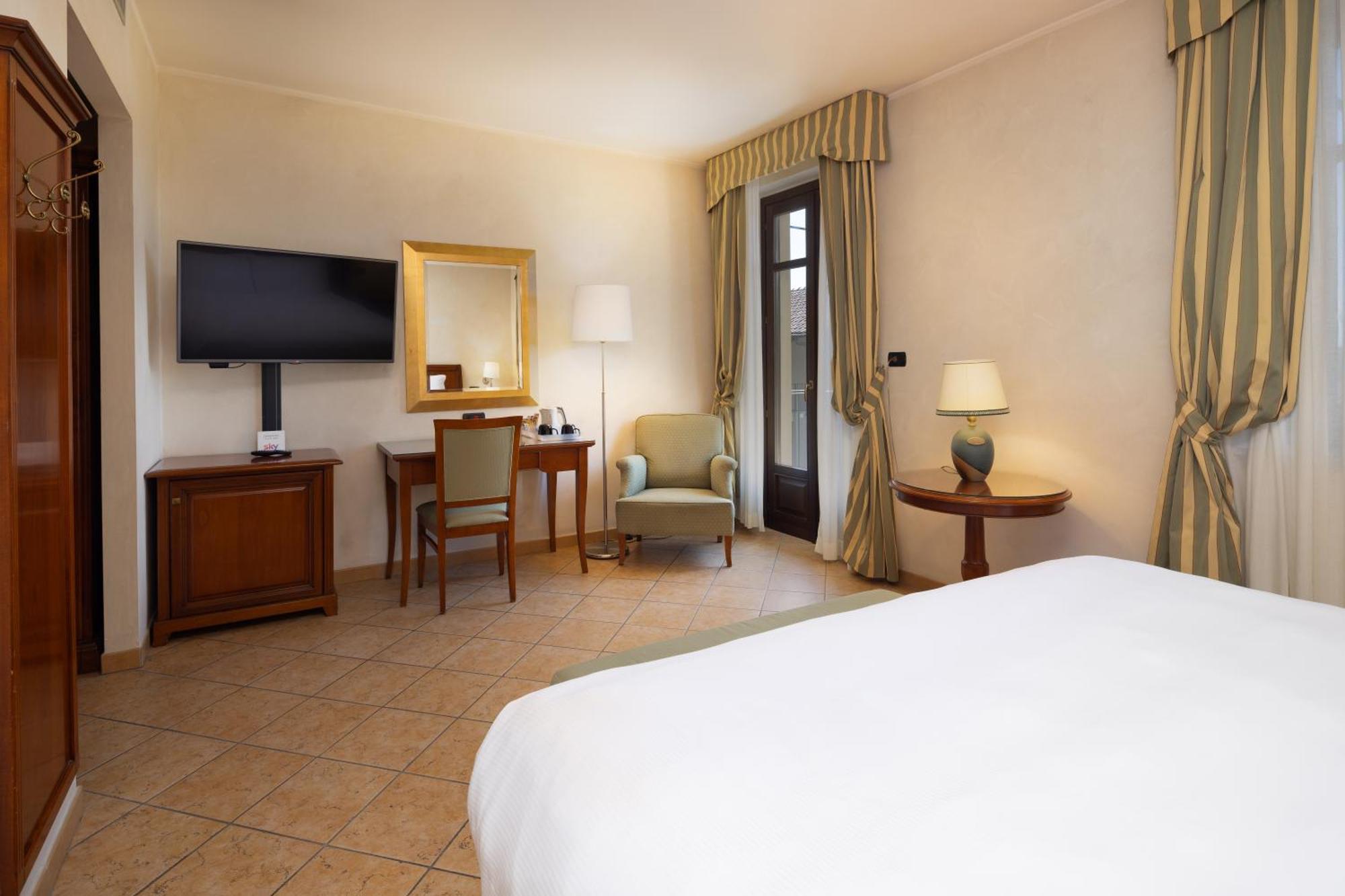 Best Western Plus Hotel Le Rondini San Francesco al Campo Ngoại thất bức ảnh